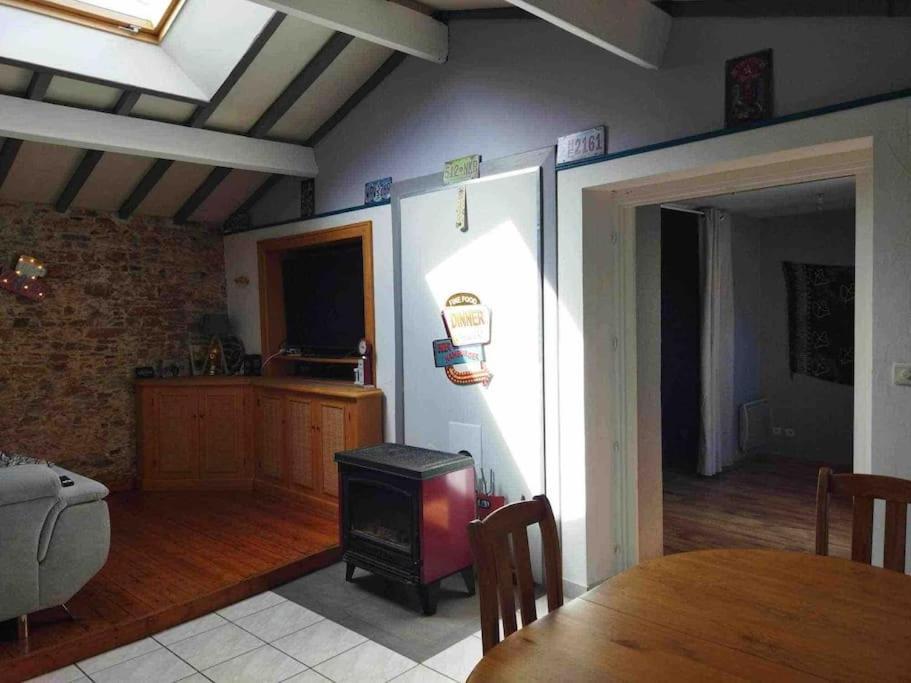 Charmante Maison Atypique En Village Saint-Colombin ภายนอก รูปภาพ
